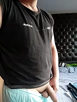 Tonyrod82 online show from December 18, 2025, 10:49 pm