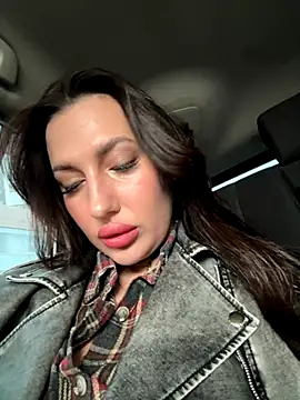 Snapshot of AleksandraRich chatting on October 5, 2025, 2:43 am AleksandraRich online show from October 5, 2025, 2:43 am