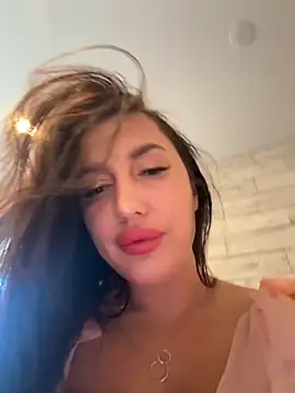 Snapshot of AleksandraRich chatting on October 18, 2025, 7:09 am AleksandraRich online show from October 18, 2025, 7:09 am