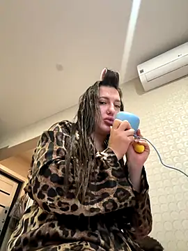 Snapshot of AleksandraRich chatting on November 9, 2025, 2:10 am AleksandraRich online show from November 9, 2025, 2:10 am