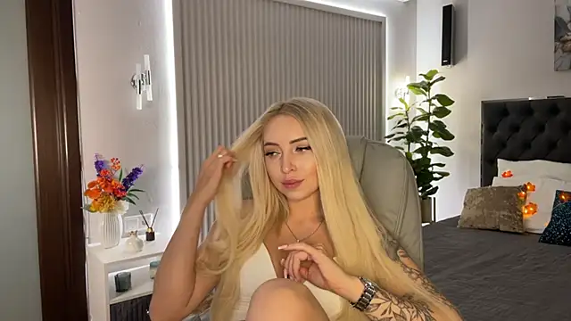 OhMyEmma online show from October 3, 2025, 11:46 pm