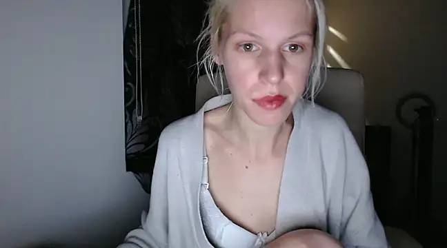 ElssaRush online show from March 14, 2025, 9:54 pm