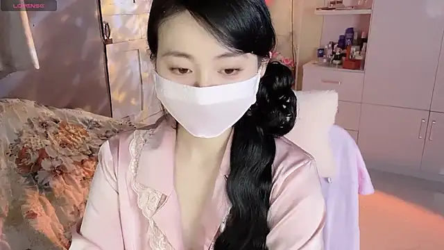 Snapshot of MI_KA22 chatting on March 17, 2025, 2:45 pm MI KA22 online show from March 17, 2025, 2:45 pm