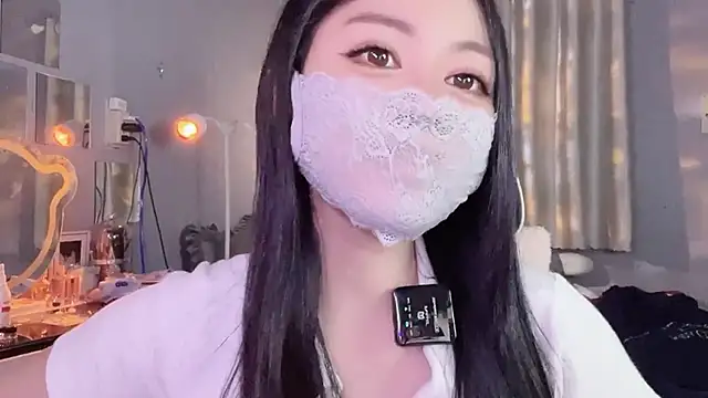 Snapshot of MI_KA22 chatting on September 16, 2025, 3:57 pm MI KA22 online show from September 16, 2025, 3:57 pm