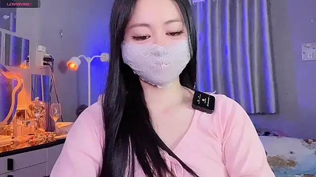 Snapshot of MI_KA22 chatting on September 23, 2025, 5:05 pm MI KA22 online show from September 23, 2025, 5:05 pm