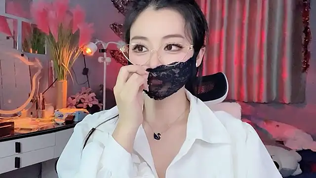 Snapshot of MI_KA22 chatting on November 21, 2025, 6:01 am MI KA22 online show from November 21, 2025, 6:01 am