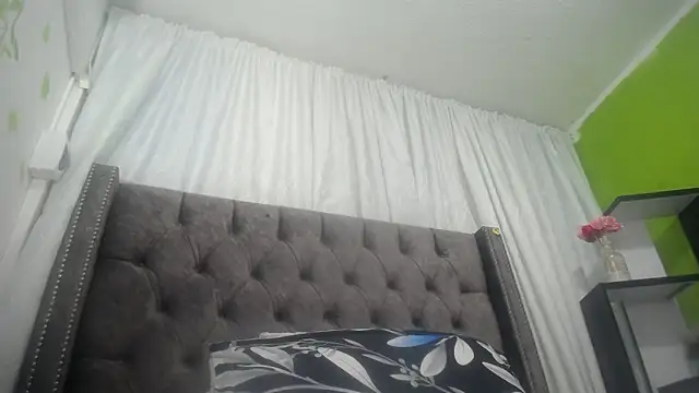 Snapshot of ANA-BULLOCK- chatting on September 25, 2025, 12:20 pm ANA-BULLOCK- online show from September 25, 2025, 12:20 pm