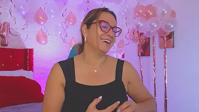 weet Evans    online show from November 14, 2025, 4:11 am