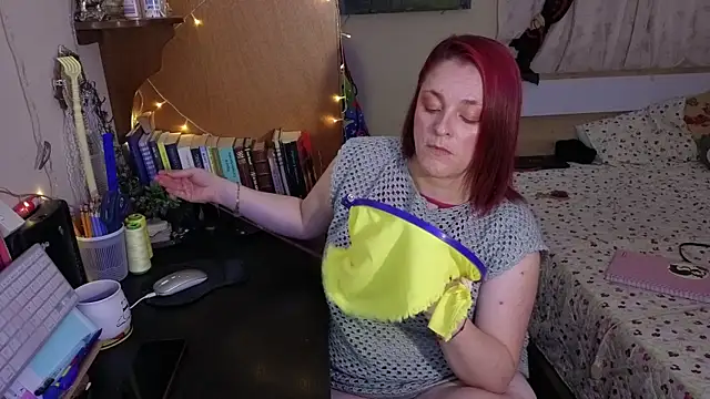 ValkaBlue online show from October 6, 2025, 2:42 am