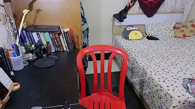 ValkaBlue online show from October 9, 2025, 2:42 am