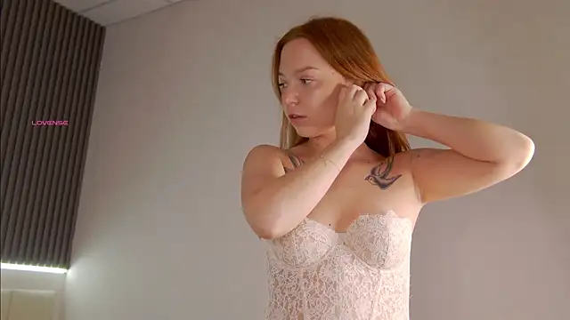 NikaDines online show from September 22, 2025, 1:29 am