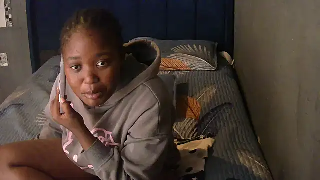 Snapshot of SexyShybarbie chatting on November 28, 2025, 4:59 am SexyShybarbie online show from November 28, 2025, 4:59 am