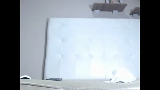 Snapshot of willow_smitt chatting on September 14, 2025, 12:48 pm willow smitt online show from September 14, 2025, 12:48 pm