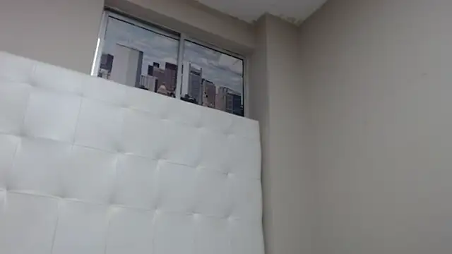 Snapshot of willow_smitt chatting on September 24, 2025, 12:52 pm willow smitt online show from September 24, 2025, 12:52 pm