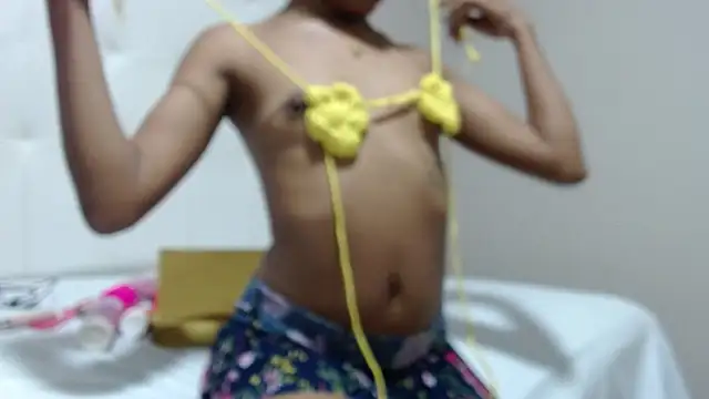 Snapshot of willow_smitt chatting on September 25, 2025, 2:10 pm willow smitt online show from September 25, 2025, 2:10 pm