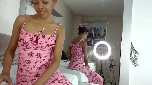 Snapshot of willow_smitt chatting on November 9, 2025, 12:58 pm willow smitt online show from November 9, 2025, 12:58 pm