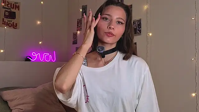 EditaBails online show from September 17, 2025, 6:31 pm