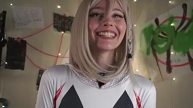 EditaBails online show from September 23, 2025, 7:17 pm