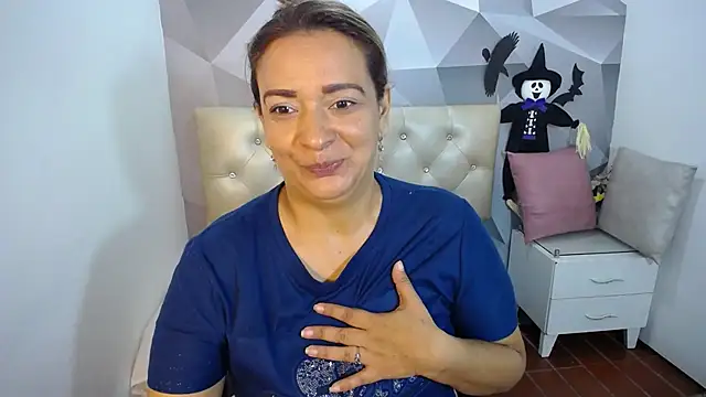 Snapshot of Milf-Prettyboobs chatting on November 1, 2025, 11:12 am Milf-Prettyboobs online show from November 1, 2025, 11:12 am