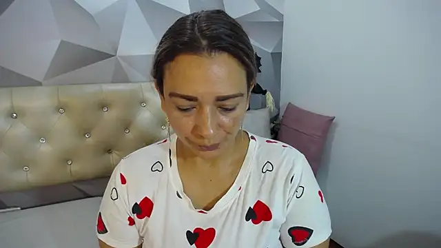 Snapshot of Milf-Prettyboobs chatting on November 2, 2025, 10:50 am Milf-Prettyboobs online show from November 2, 2025, 10:50 am