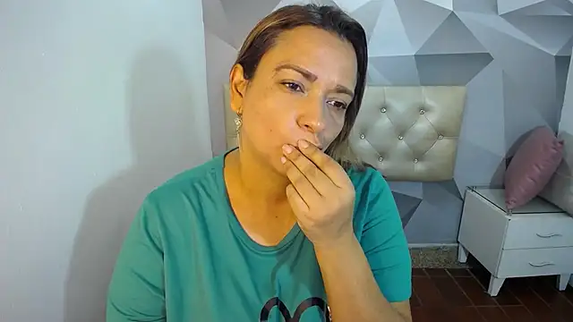 Snapshot of Milf-Prettyboobs chatting on November 30, 2025, 10:41 am Milf-Prettyboobs online show from November 30, 2025, 10:41 am