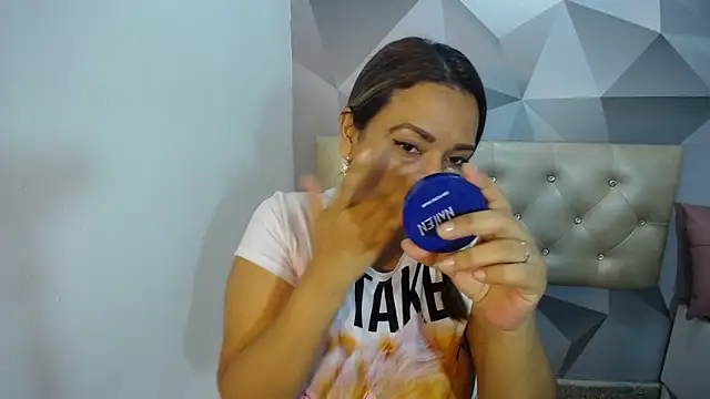 Snapshot of Milf-Prettyboobs chatting on December 3, 2025, 10:57 am Milf-Prettyboobs online show from December 3, 2025, 10:57 am