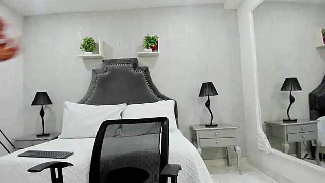 Snapshot of NaomiFrost chatting on March 16, 2025, 2:53 am NaomiFrost online show from March 16, 2025, 2:53 am