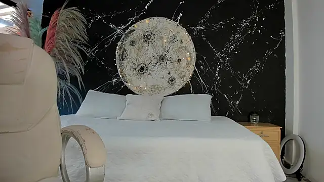 Snapshot of NaomiFrost chatting on November 20, 2025, 1:33 pm NaomiFrost online show from November 20, 2025, 1:33 pm