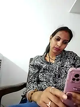 Hotty-Nidhi online show from March 17, 2025, 2:12 pm