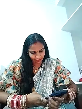 Hotty-Nidhi online show from March 19, 2025, 9:28 am