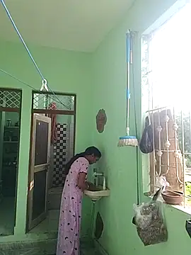 Hotty-Nidhi online show from September 18, 2025, 3:41 am