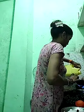 Hotty-Nidhi online show from September 18, 2025, 3:47 pm