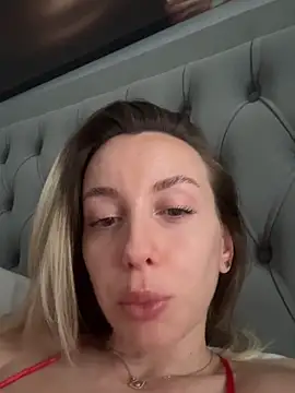 AlexisWhit online show from October 23, 2025, 7:18 am