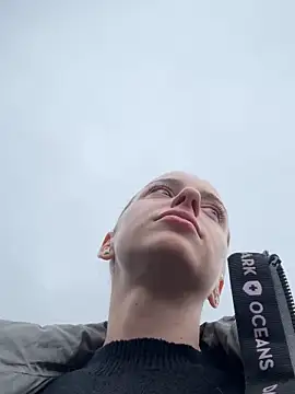 AlexisWhit online show from November 11, 2025, 8:58 am