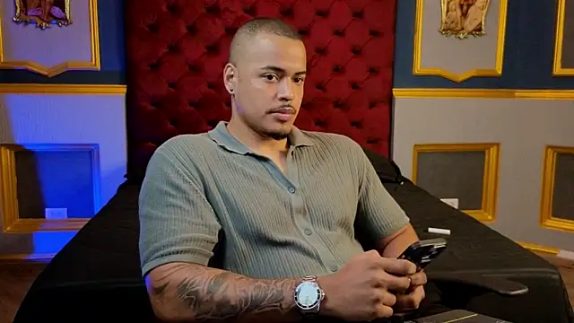 AshtonnSummer online show from March 22, 2025, 5:20 pm