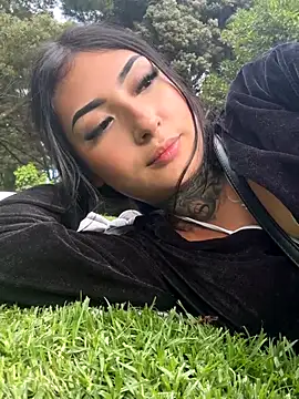 Lilith Thompson online show from November 10, 2025, 8:19 pm