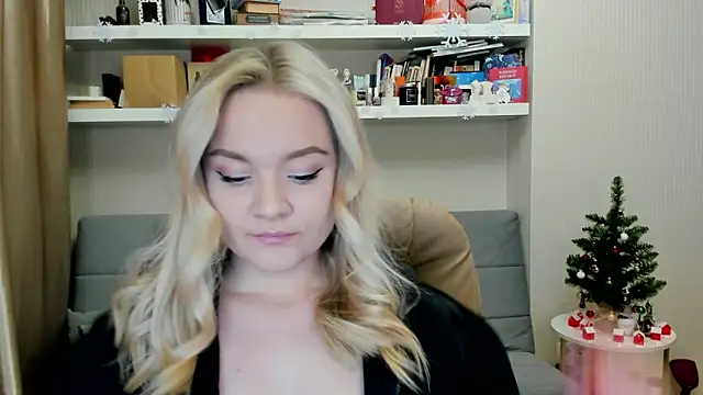 Kara Smith  online show from December 18, 2025, 12:49 am