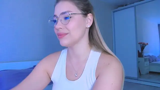 Snapshot of DIANAxxxDIAMOND chatting on October 6, 2025, 7:06 am DIANAxxxDIAMOND online show from October 6, 2025, 7:06 am