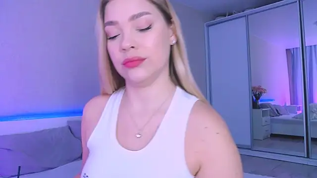 Snapshot of DIANAxxxDIAMOND chatting on October 10, 2025, 7:51 am DIANAxxxDIAMOND online show from October 10, 2025, 7:51 am