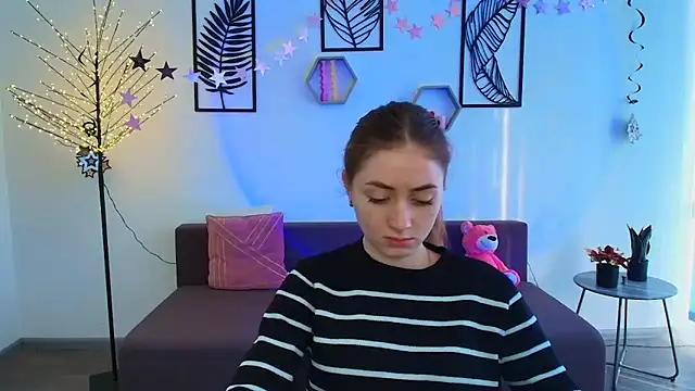 LilyHaart online show from March 16, 2025, 6:42 am