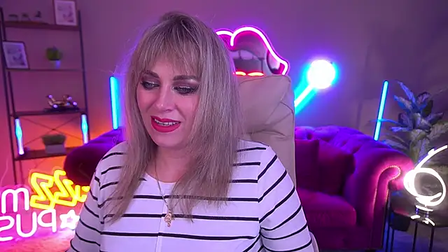 CandyLadyyy online show from November 30, 2025, 9:19 pm