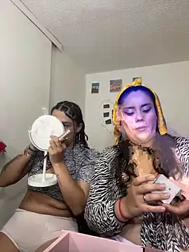 nicky andcamil online show from December 2, 2025, 9:32 pm