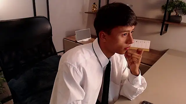 Snapshot of labrinthteasing chatting on March 17, 2025, 7:48 pm labrinthteasing online show from March 17, 2025, 7:48 pm