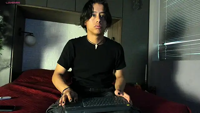 Snapshot of labrinthteasing chatting on October 27, 2025, 2:32 pm labrinthteasing online show from October 27, 2025, 2:32 pm