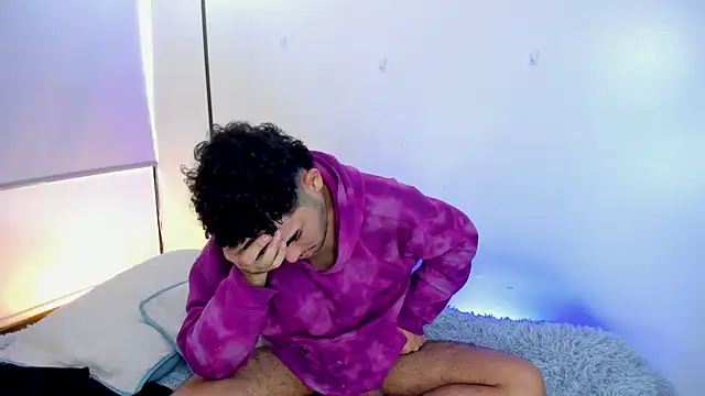 LucasCarterr  online show from March 18, 2025, 3:53 pm