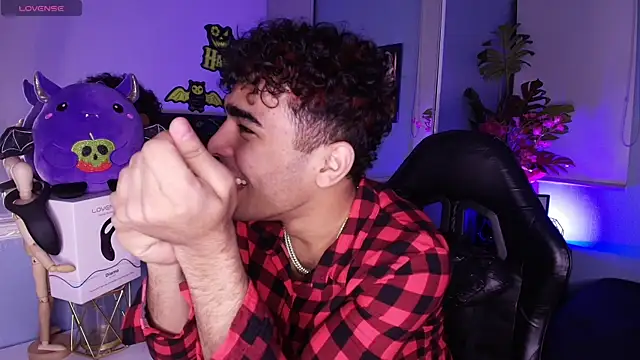 LucasCarterr  online show from September 30, 2025, 3:44 am