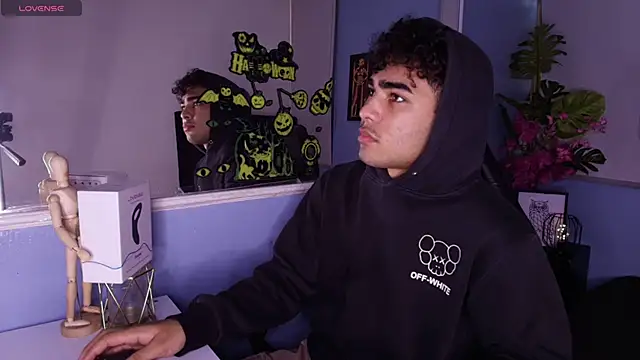 LucasCarterr  online show from September 30, 2025, 10:26 pm