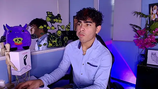 LucasCarterr  online show from October 20, 2025, 10:21 pm