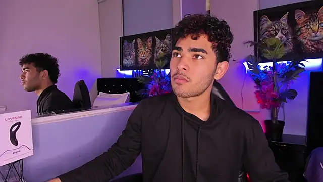 LucasCarterr  online show from November 27, 2025, 4:36 am