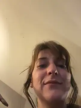 Snapshot of 2brokegirlz chatting on March 11, 2025, 12:50 pm 2brokegirlz online show from March 11, 2025, 12:50 pm